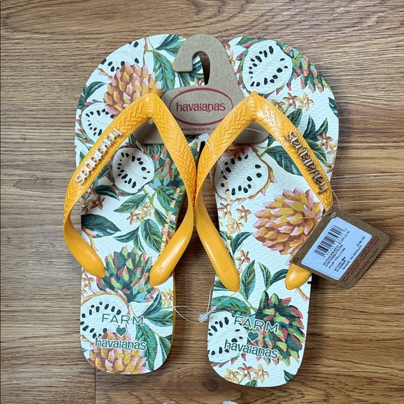 Havaianas Shoes - Havaianas x FARM Rio NWT